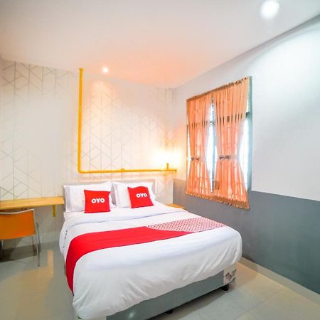 Capital O 90874 Millenium Inn 2 Medan Luaran gambar
